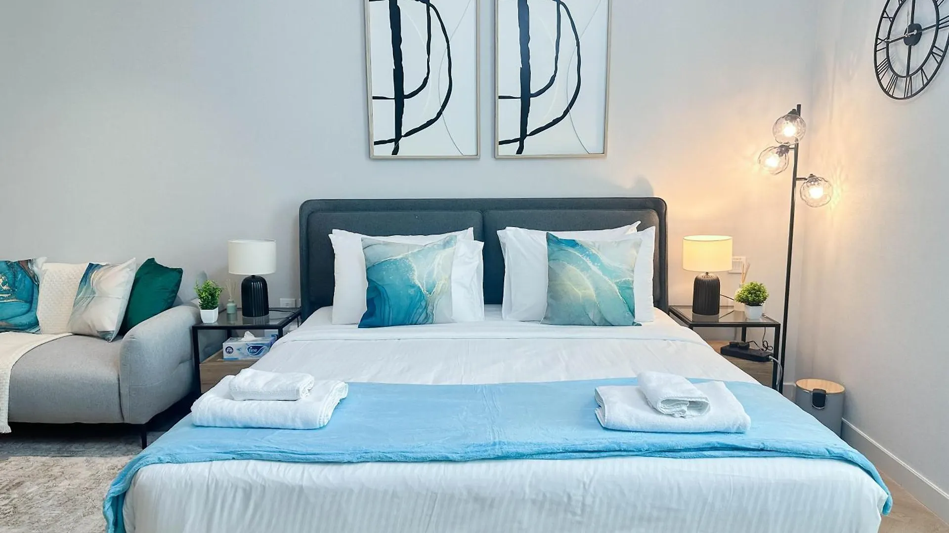 Elegant Living In Capital Bay Apartment Dubai
